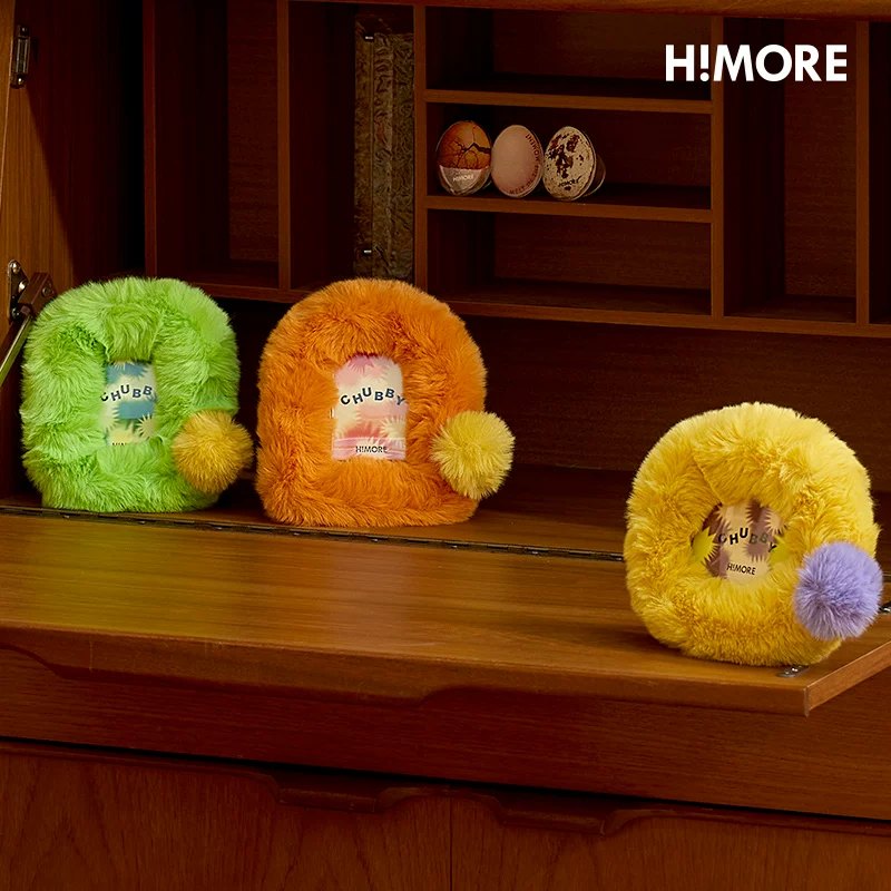 Himore 6-Inch Plush Photo Frame — lifestyle view