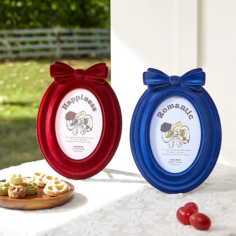 Himore Flowing Oval Photo Frame — main view