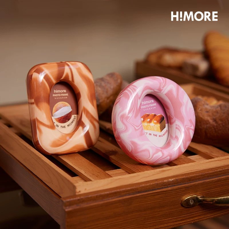 Himore Melting Moment Marbled Photo Frame — lifestyle view