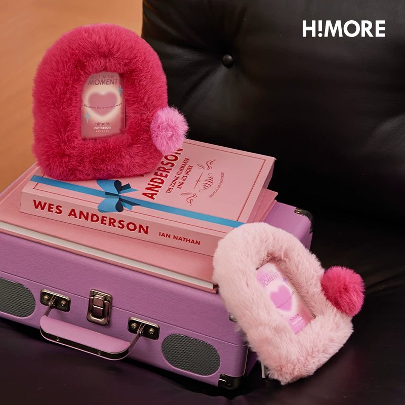 Himore fuzzy photo frame styled in a lived-in room